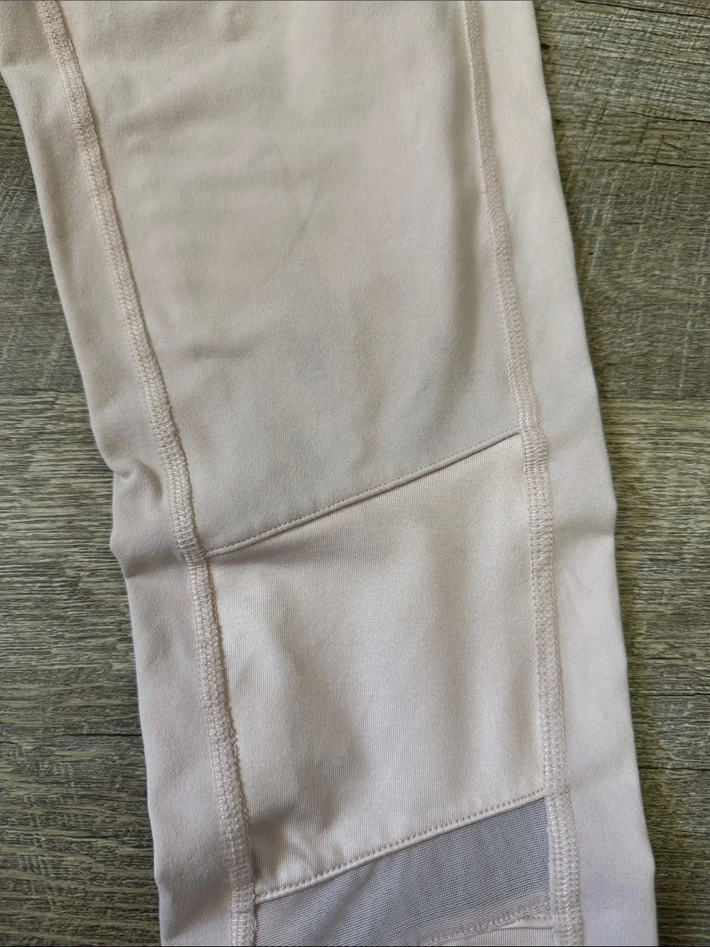 Alo High-Waist Moto Leggings in Pale Pink Size Medium